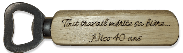 Décapsuleur en bois gravé au laser avec message personnalisé